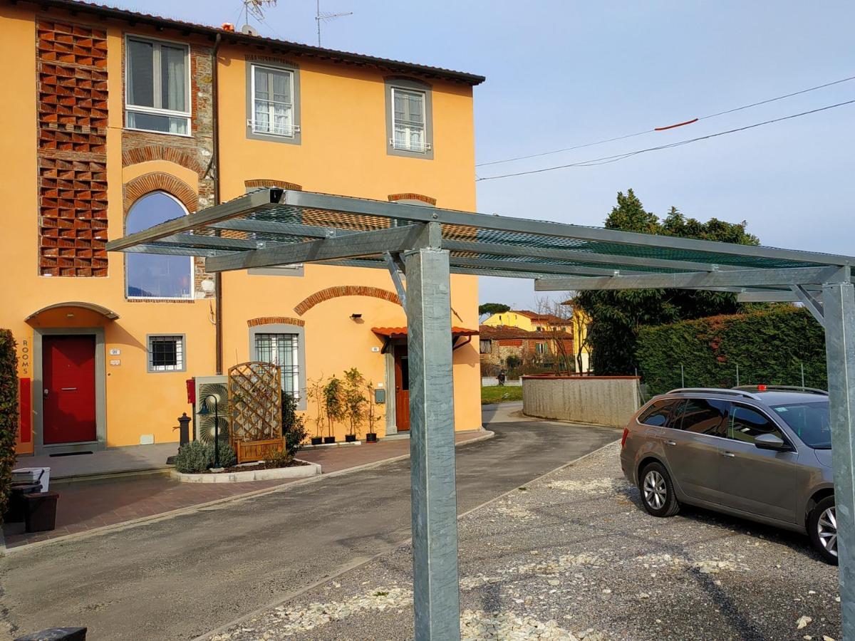 مبيت وإفطار لوكا Le Rondini Di San Donato المظهر الخارجي الصورة